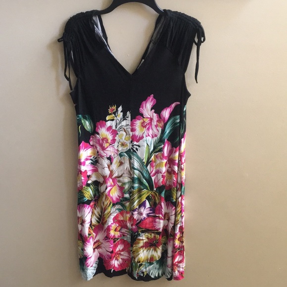 Dresses & Skirts - Women’s Dress